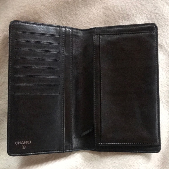 CHANEL Black Calfskin Wallet Quilted Stitching - Picture 10 of 16